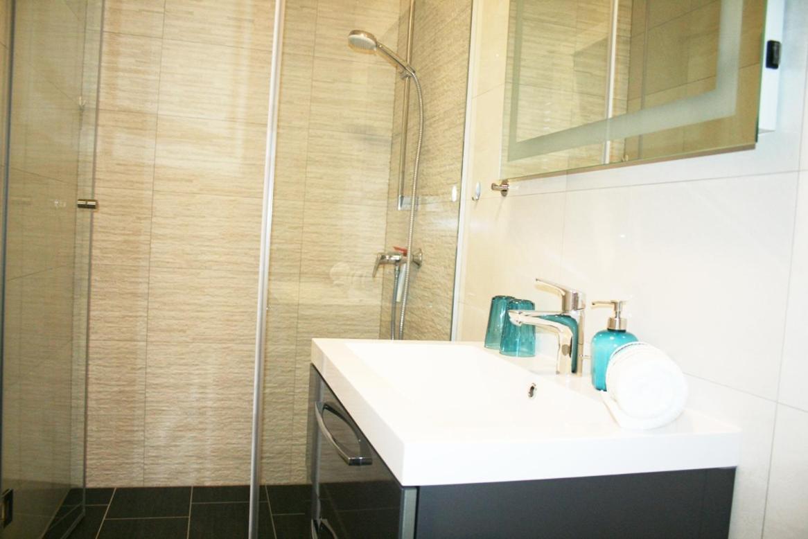White Anchor Apartment Vodice Exterior photo