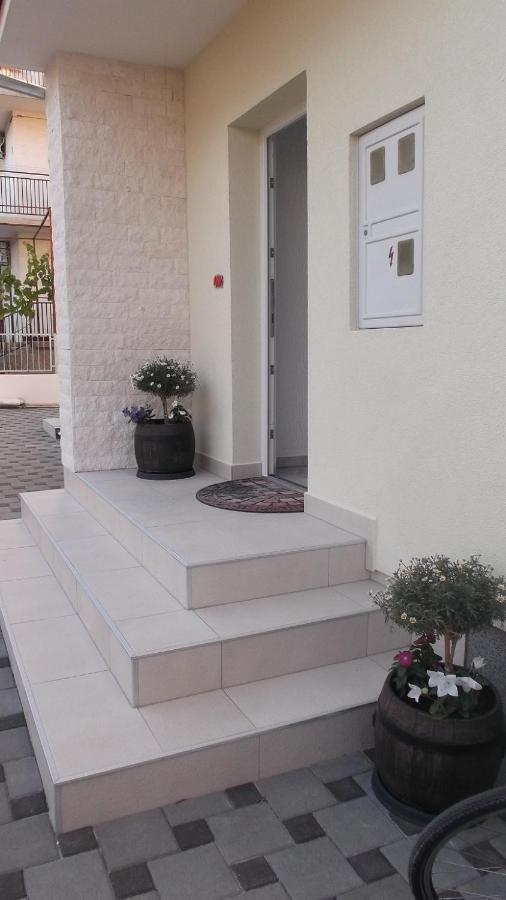 White Anchor Apartment Vodice Exterior photo